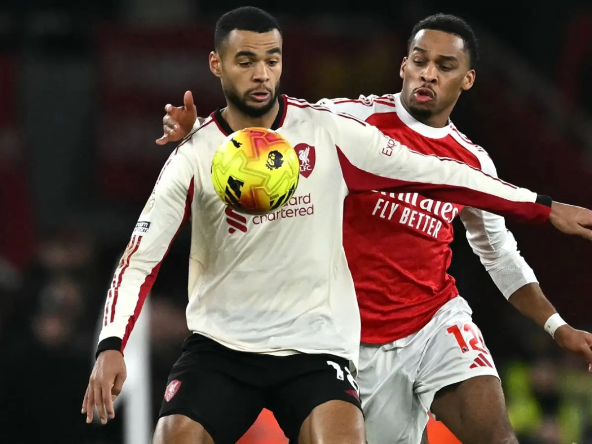 Premier League: Arsenal miss chance to stretch lead in Liverpool stalemate