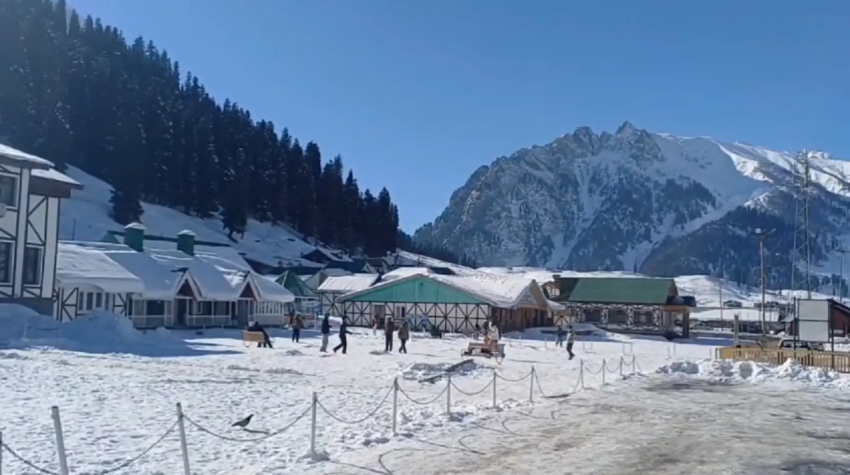 Sonamarg transforms into winter paradise as Kashmir tourism bounces back