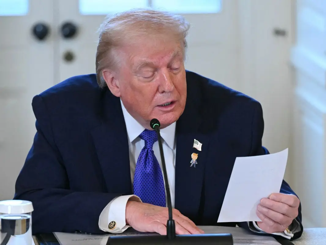 Trump reads Rubio’s handwritten note aloud at White House oil executives meeting Trump reads Rubio’s handwritten note aloud at White House oil executives meeting