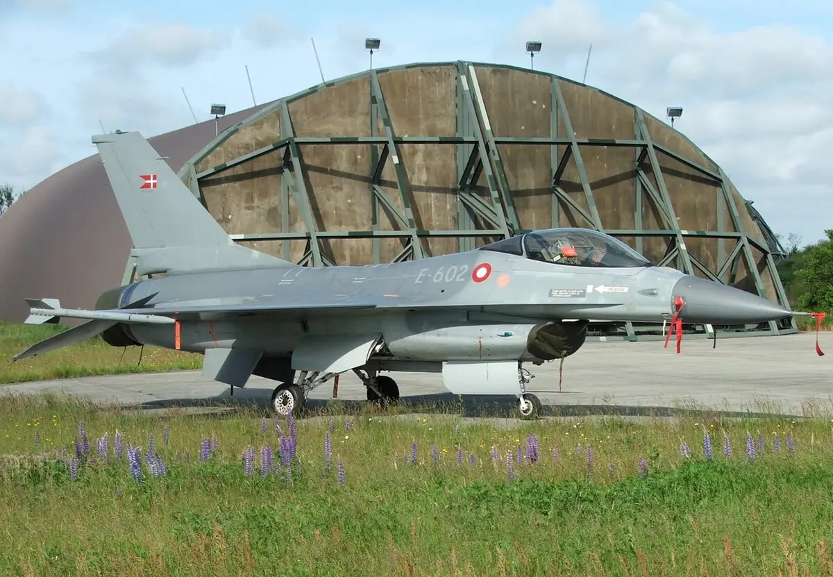 History of F-16 acquisition