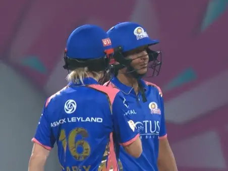 WPL 2026, MI vs DC Live Score: Delhi begin chase of 195