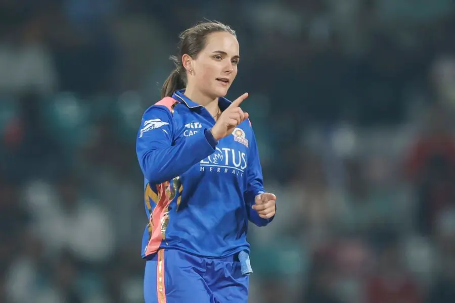 WPL 2026 Live Score: Kerr joins the party, removes Prasad