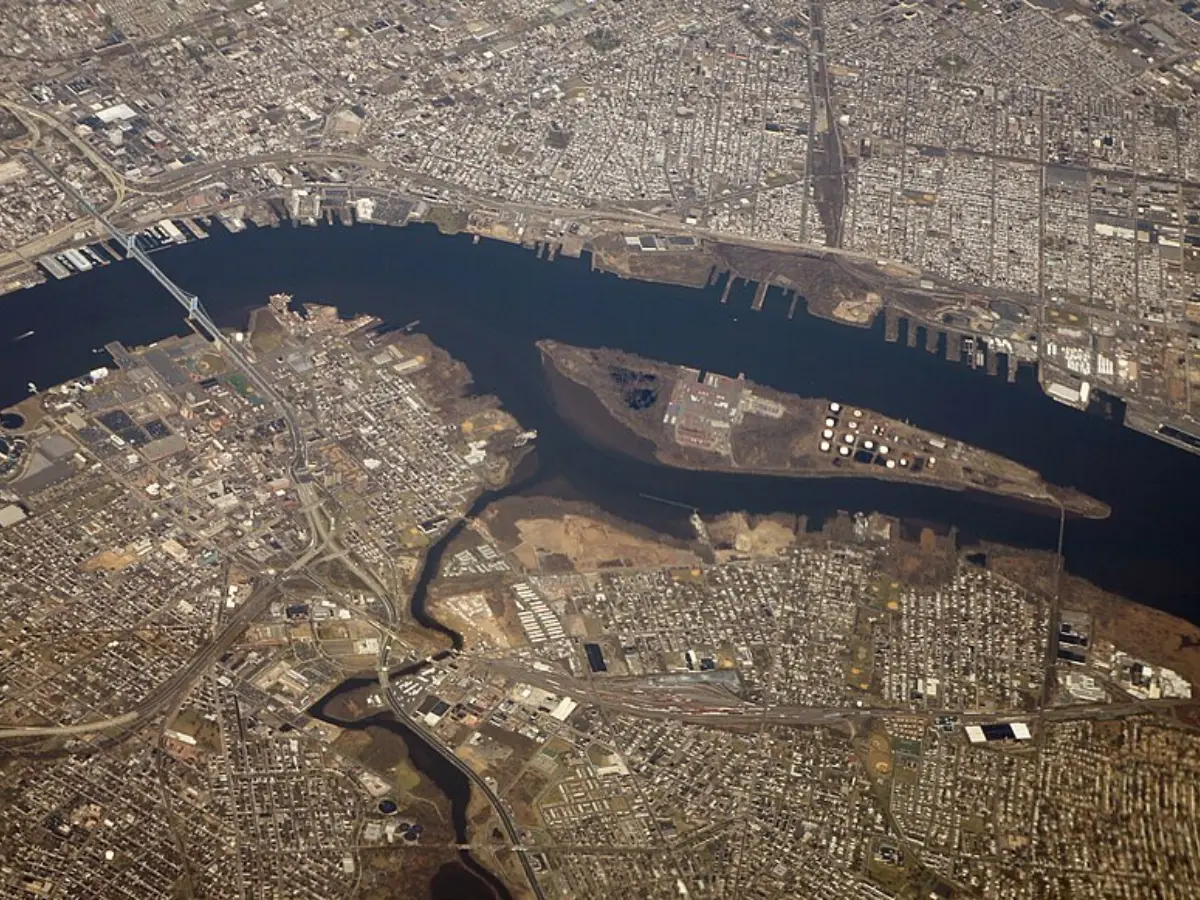 Major Trump donor could soon own US island that is controlled by Venezuela Major Trump donor could soon own US island that is controlled by Venezuela