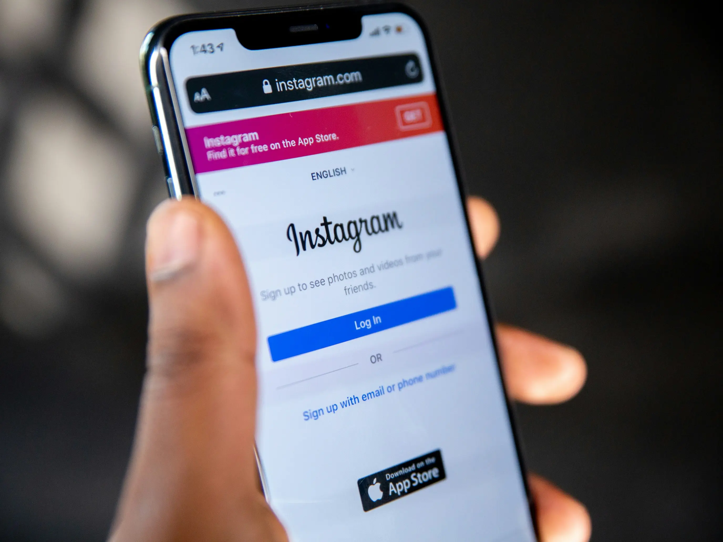 Instagram denies data breach after several users get password reset email Instagram denies data breach after several users get password reset email