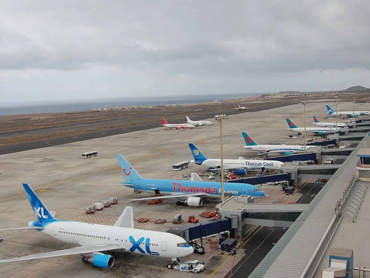 Man Arrested for Boarding Flight with Dead Wife