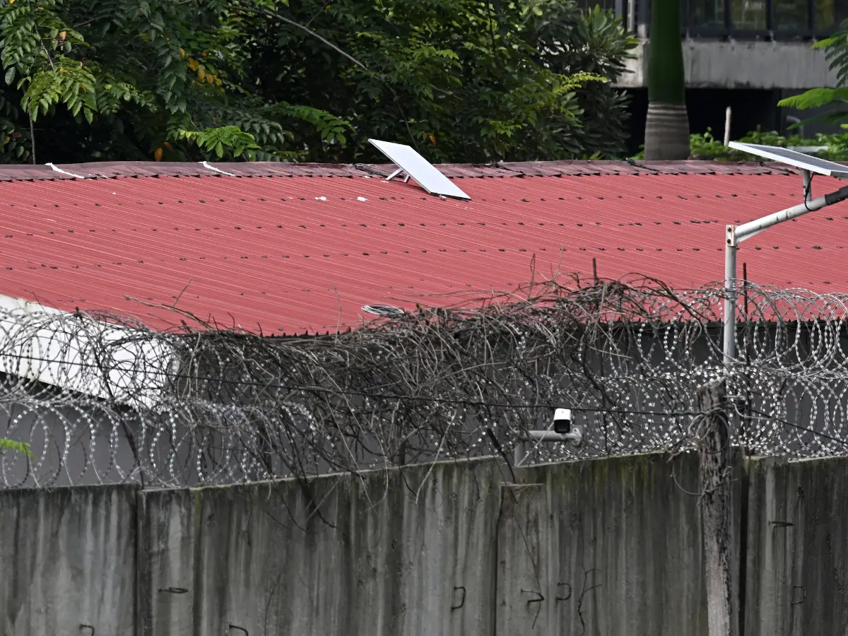 Iran using military-grade jammers to block Starlink internet, invading homes to remove devices