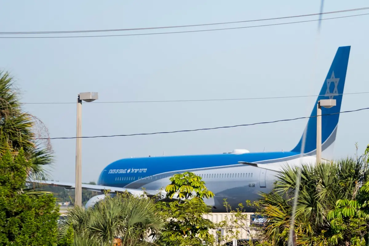 Netanyahu's plane in Greece