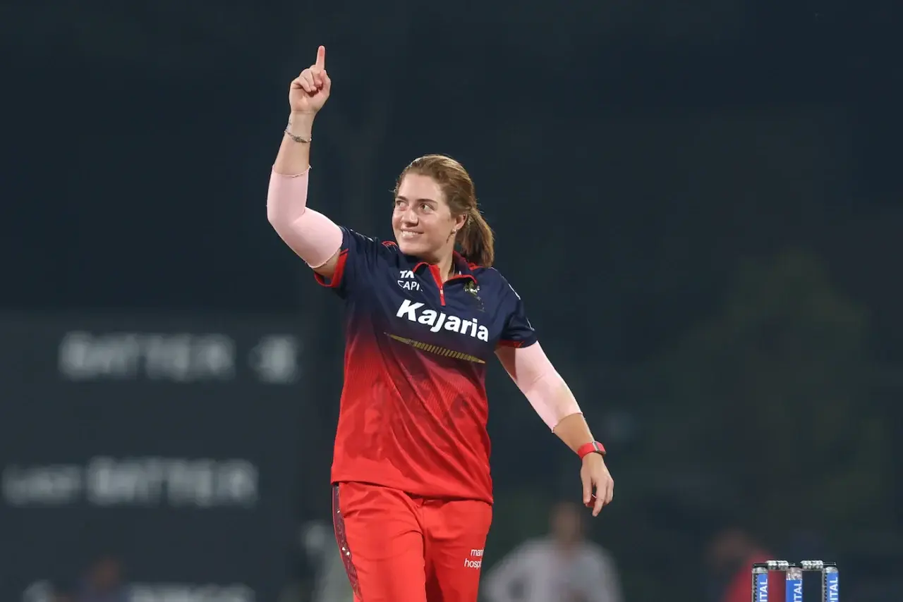 Nadine De Klerk (RCB-W) - 16 wickets