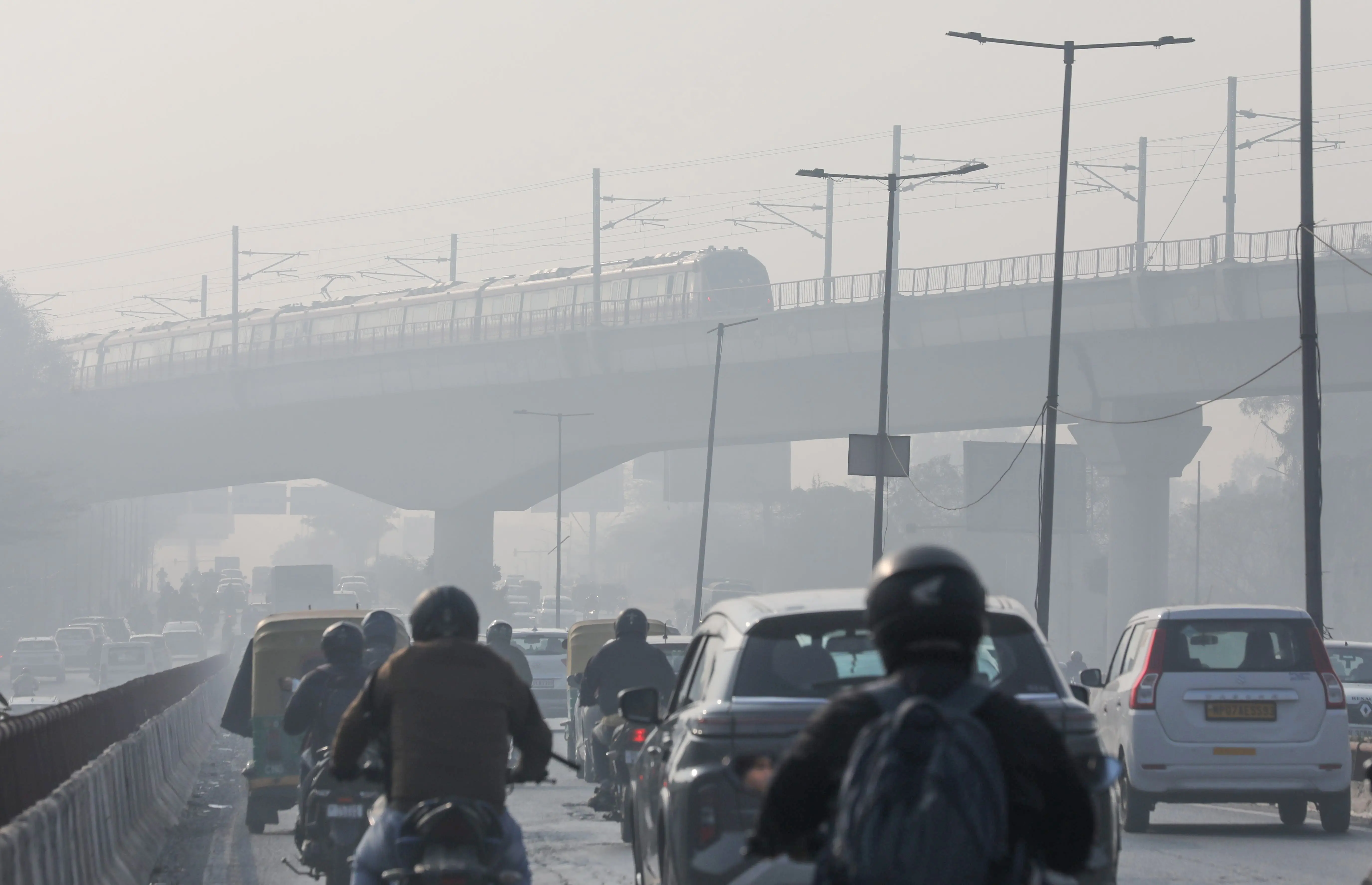 Delhi records coldest January morning in 3 years as mercury dips to 2.9°C, AQI remains very poor