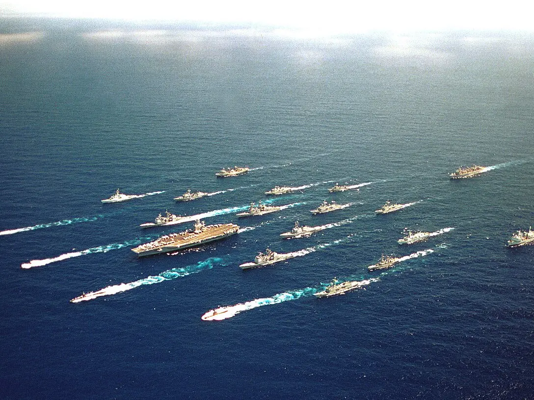 How the destroyers around the USS Abraham Lincoln can track 100 targets at once