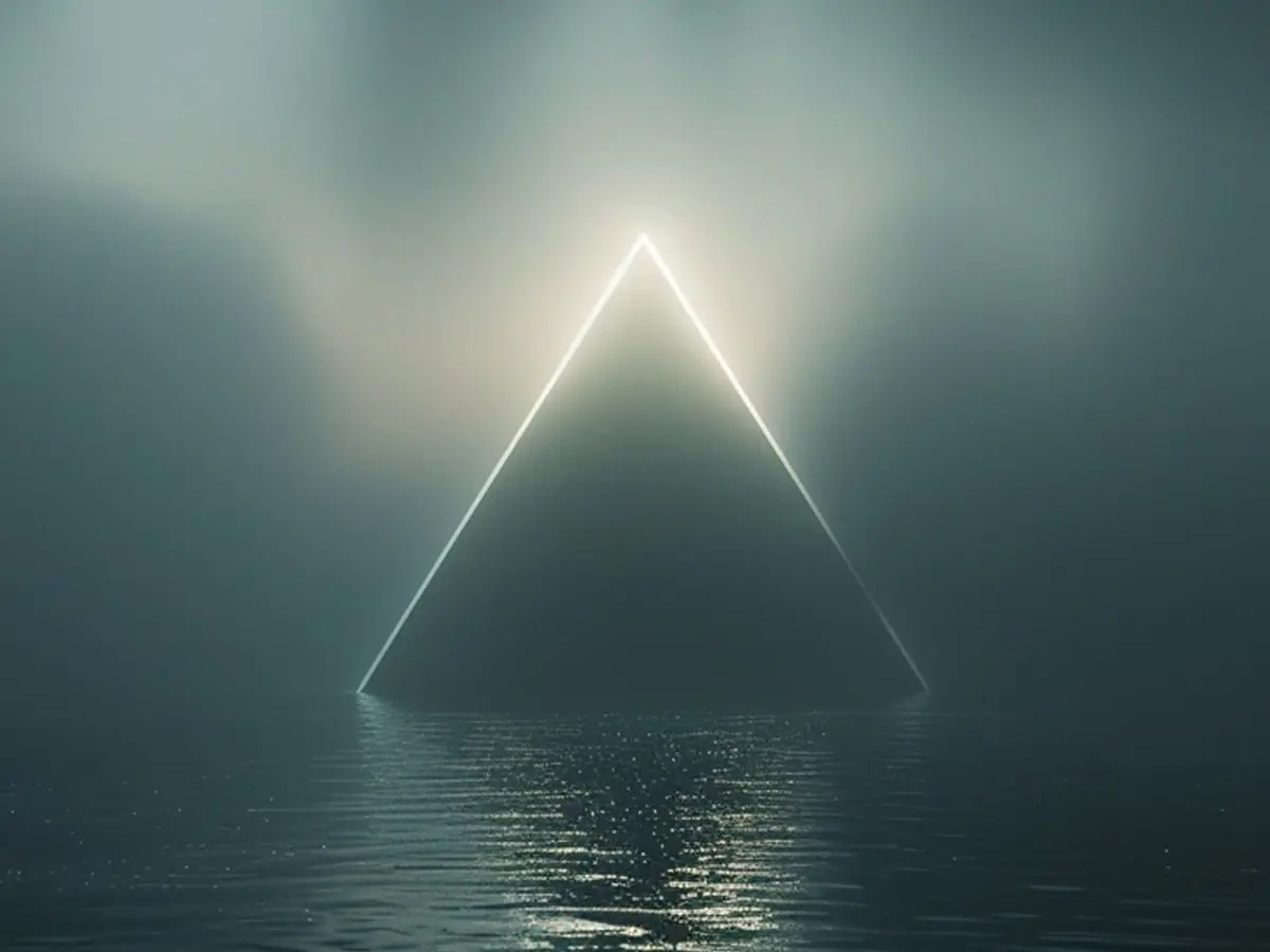 'WE RETURNED TO WARN...': US personnel says he got a cryptic message from the future