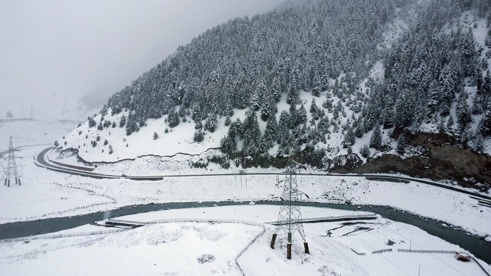 Western disturbances to bring widespread snowfall across J&K from January 22 to 28