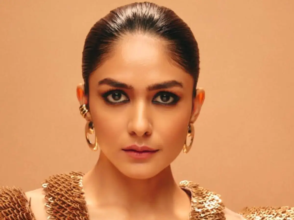 Mrunal Thakur - Dacoit (Telugu)