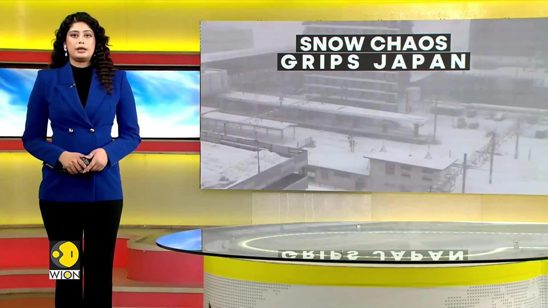 Snow Chaos Grips Japan As Heavy Snowfall Disrupts Travel 