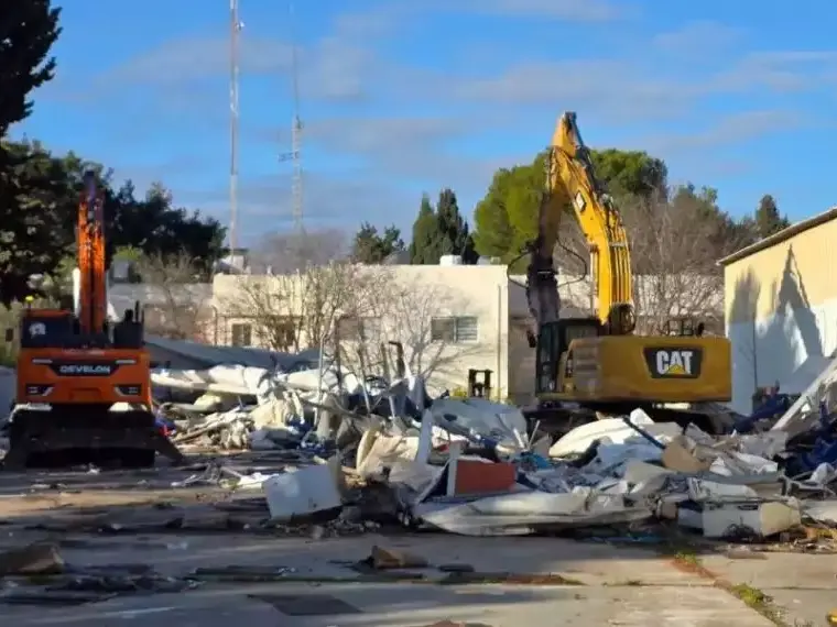 Israeli crews tear down UN Palestinian refugee agency in Jerusalem, UNRWA calls it 'violation' of international law Israeli crews tear down UN Palestinian refugee agency in Jerusalem, UNRWA calls it 'violation' of international law