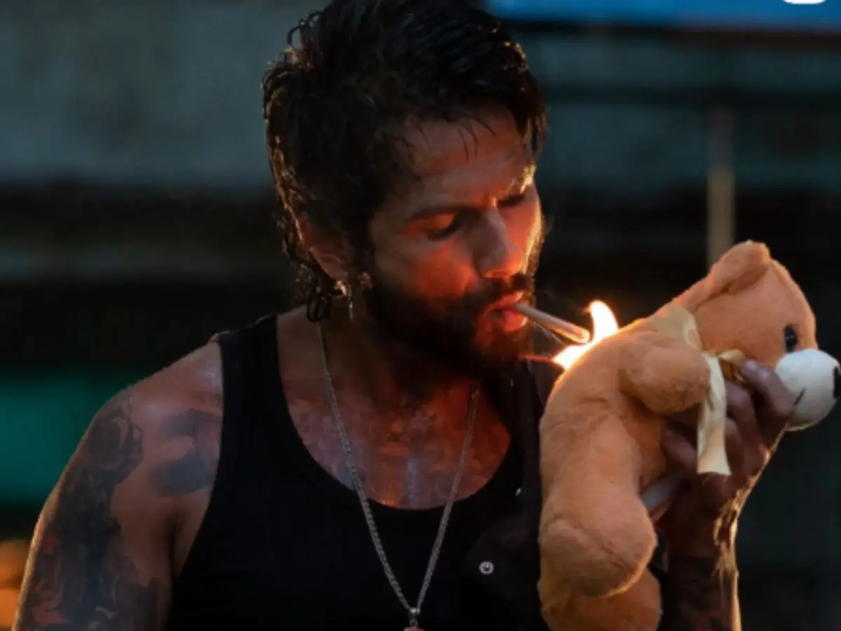 O'Romeo trailer out: Shahid Kapoor unleashes violent romance as Ustara in Vishal Bhardwaj's gritty tale O'Romeo trailer out: Shahid Kapoor unleashes violent romance as Ustara in Vishal Bhardwaj's gritty tale
