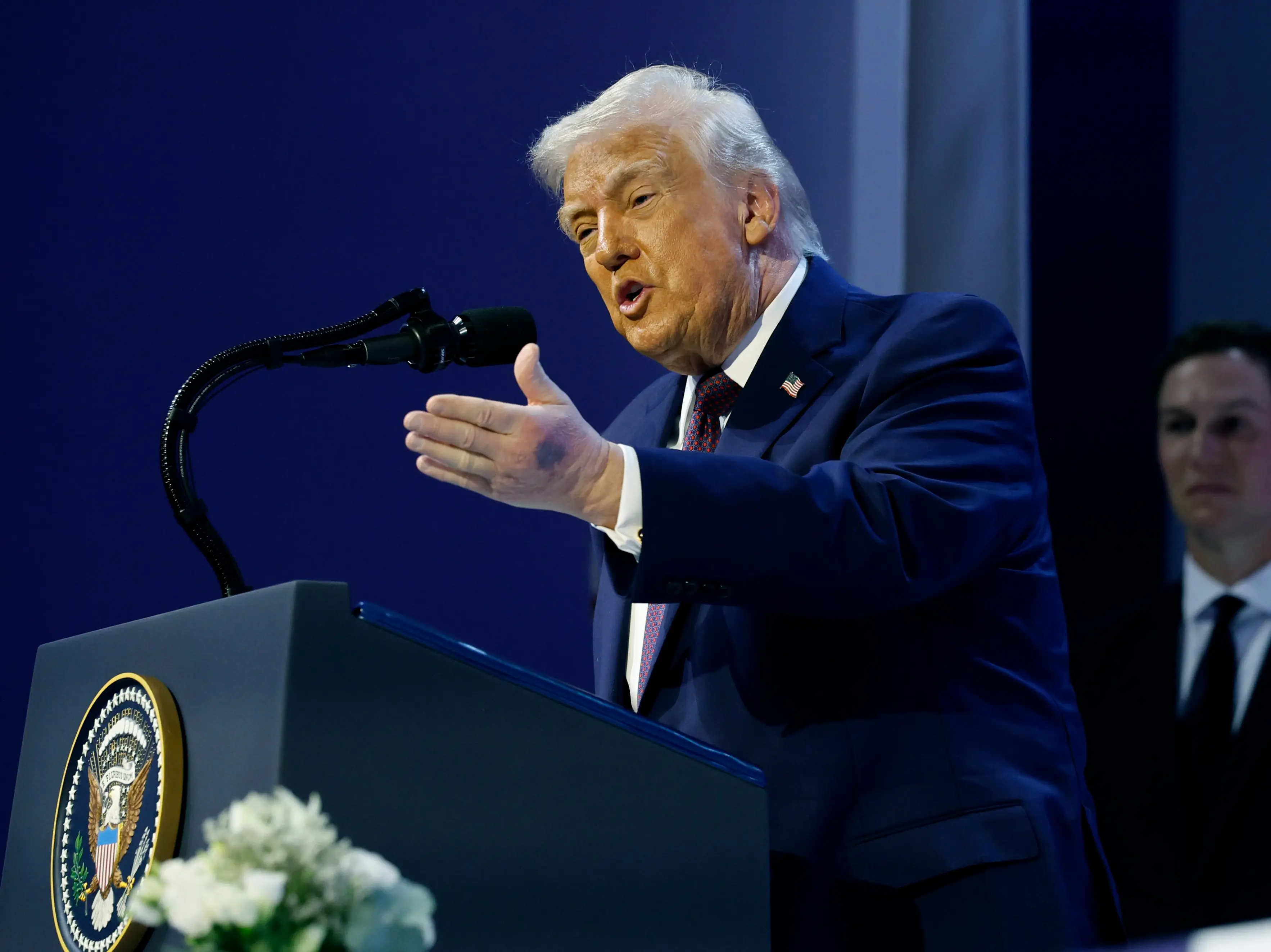 Trump addresses bruised hand at Davos, says aspirin made injury look worse Trump addresses bruised hand at Davos, says aspirin made injury look worse