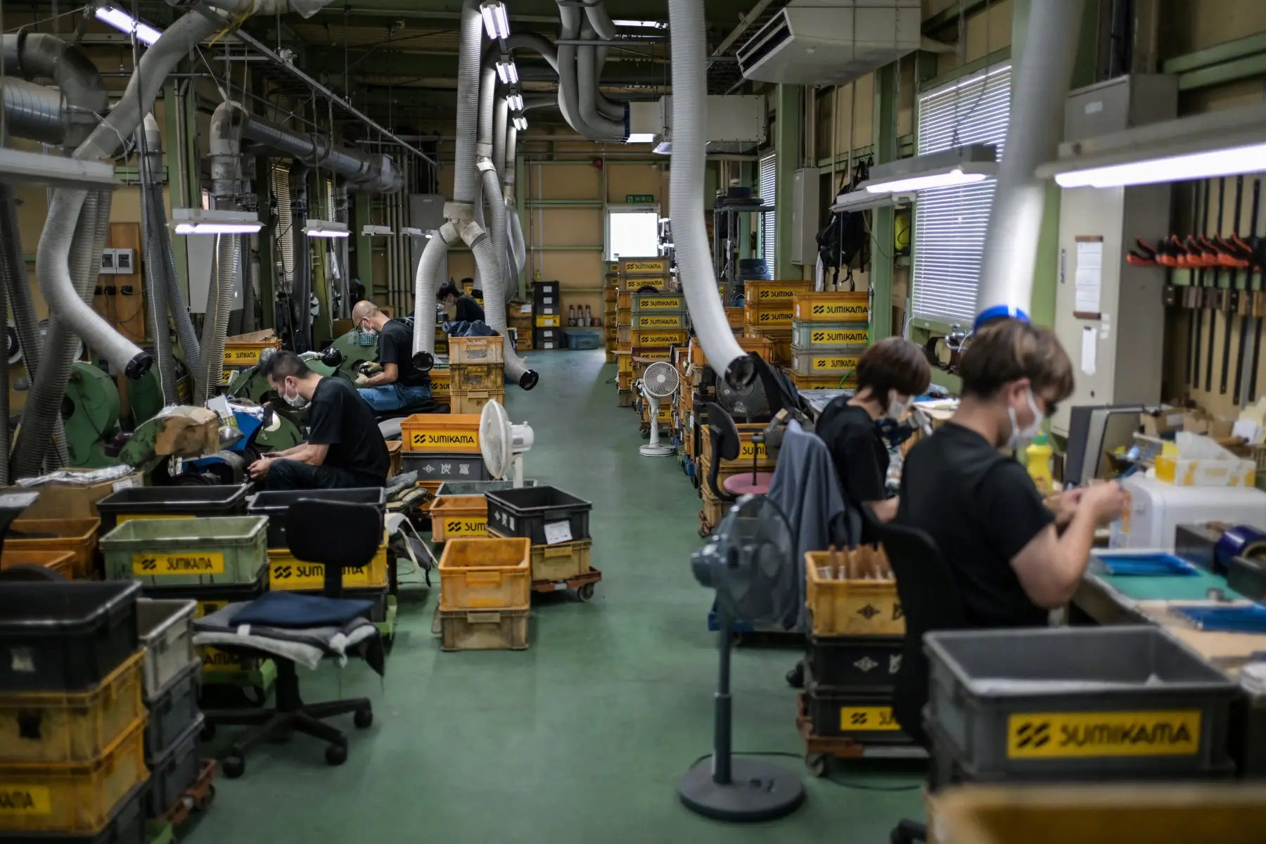Manufacturing collapse