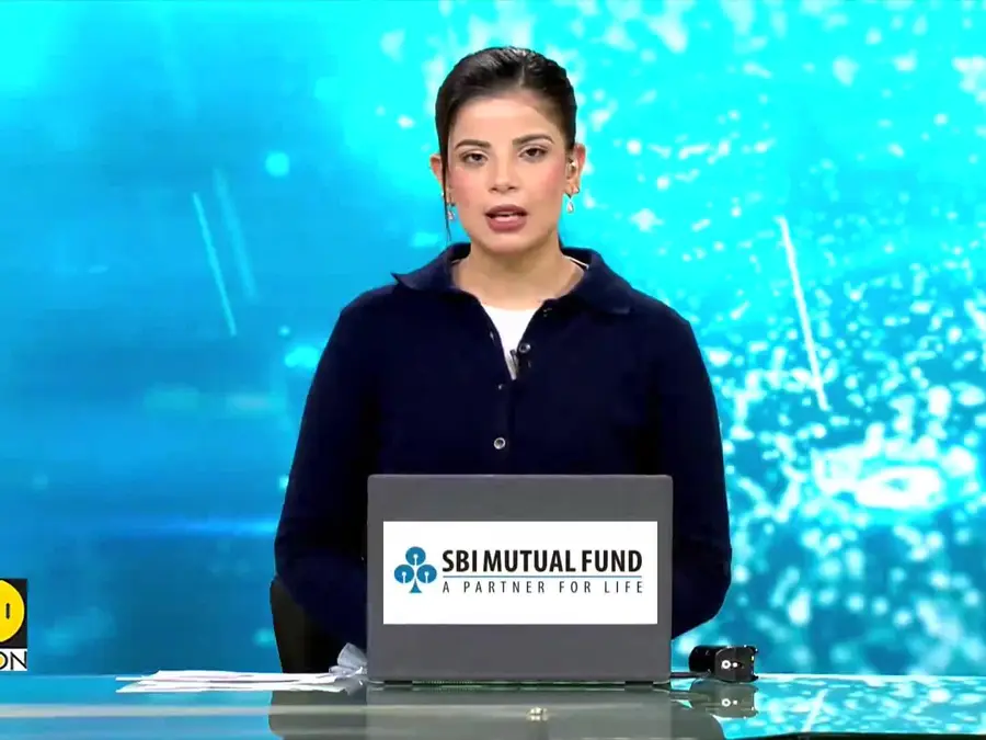 J&K's Fresh Snowfall Stuns: Baramulla Shimmers White