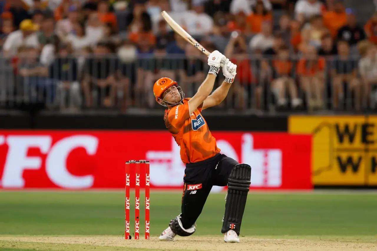 Aaron Hardie (Perth Scorchers) – 339 runs