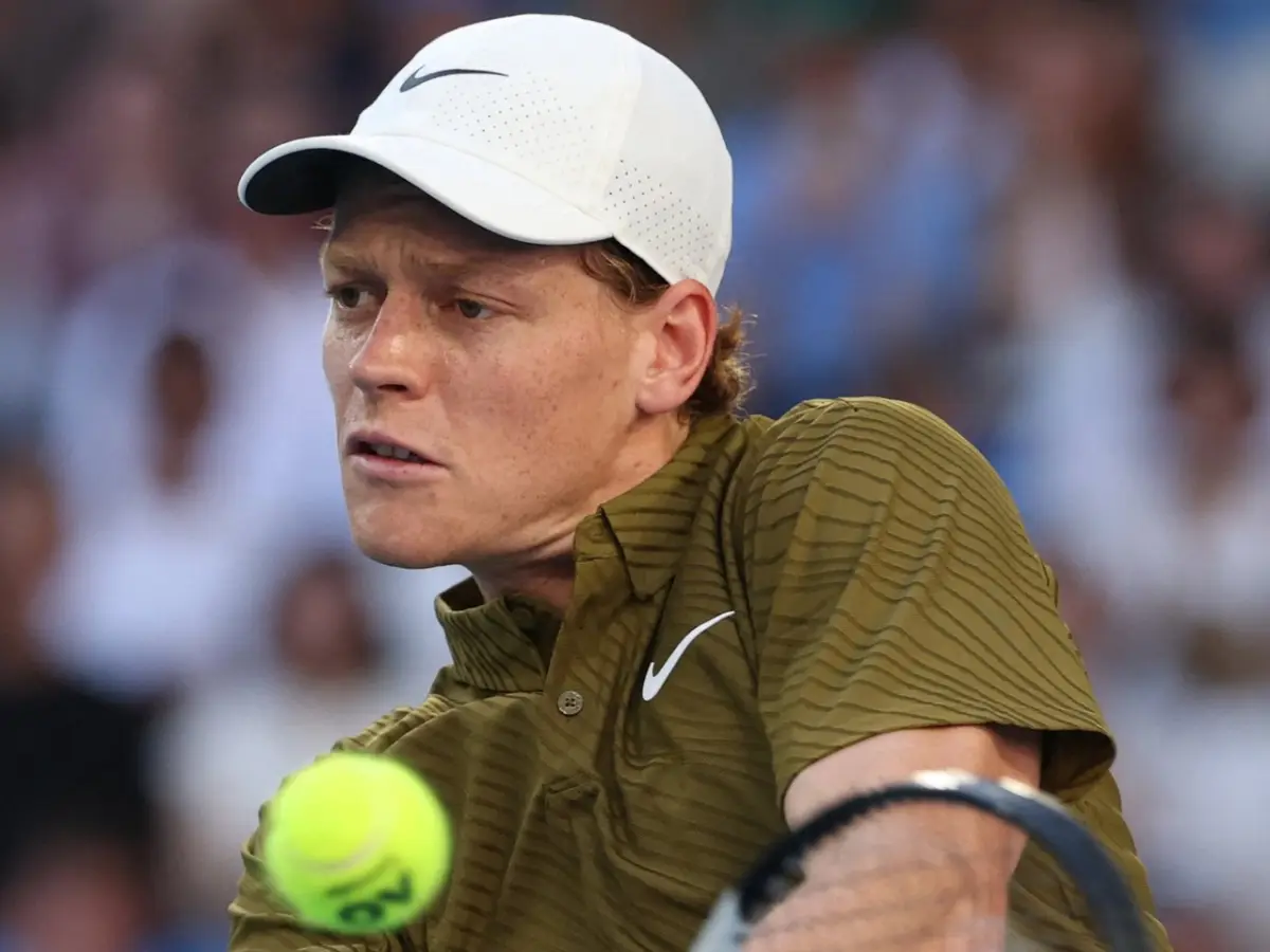 Australian Open 2026: Jannik Sinner reaches third successive quarter-final