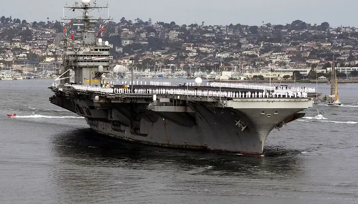 'Storm warning': What does the USS Abraham Lincoln do when big waves hit?