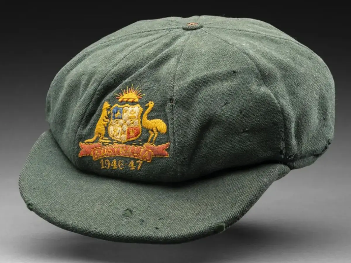 Donald Bradman’s baggy green fetches record price at Gold Coast auction Donald Bradman’s baggy green fetches record price at Gold Coast auction