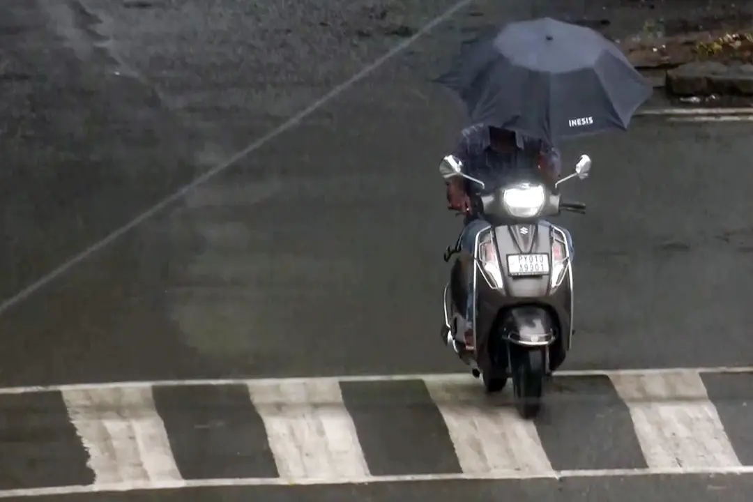 Winter rain returns to Delhi-NCR with thunderstorms, lightning; IMD issues yellow alert