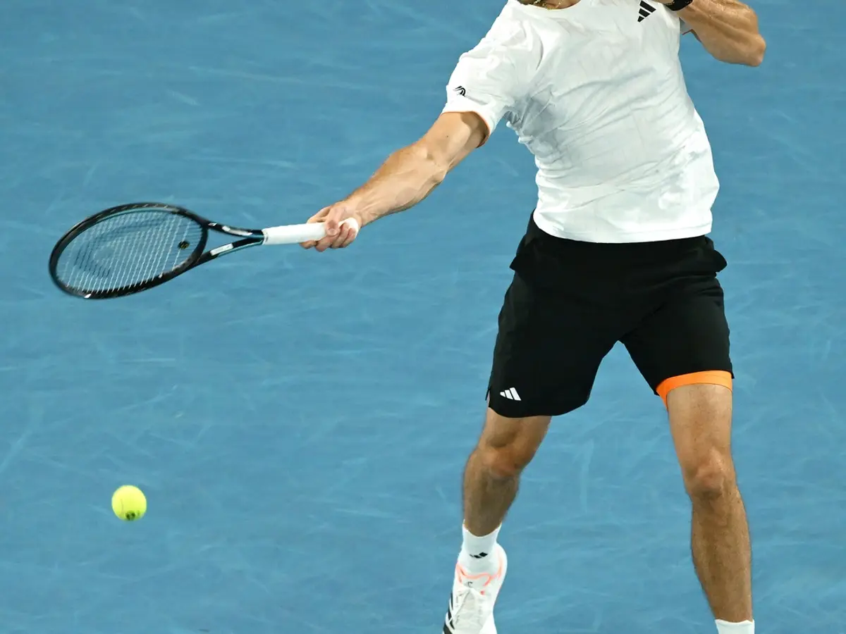 Sinner and Djokovic Advance to Australian Open 2026 Semis
