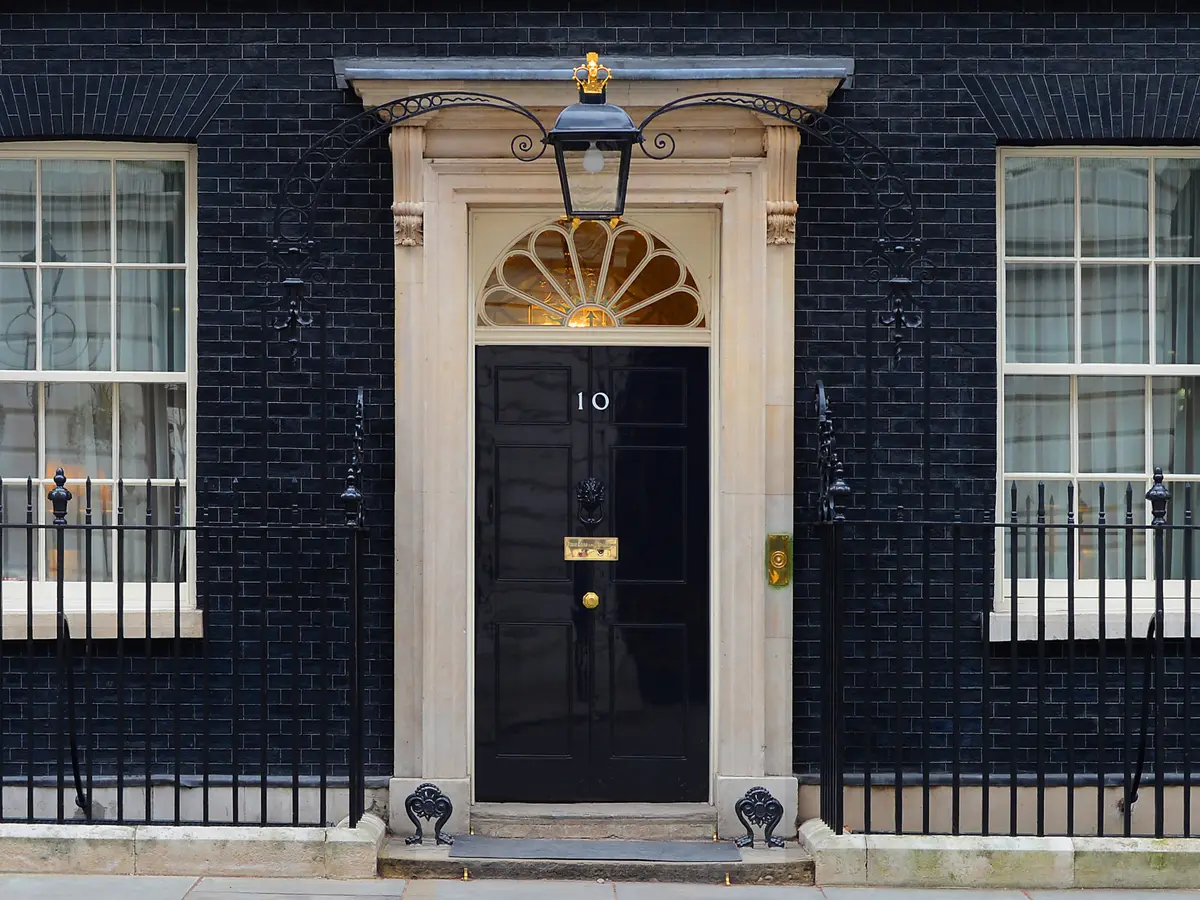 Chinese Hackers Targeted UK Officials' Phones