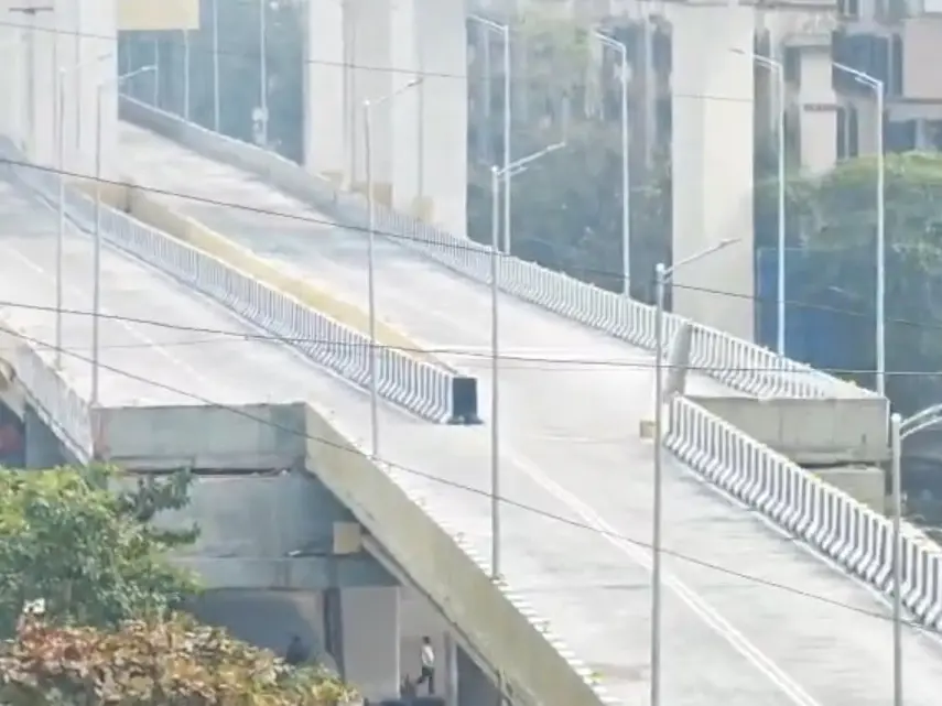 Watch | ‘Engineering marvel’: Four lanes suddenly turn into two on Mumbai flyover, spark social media ridicule