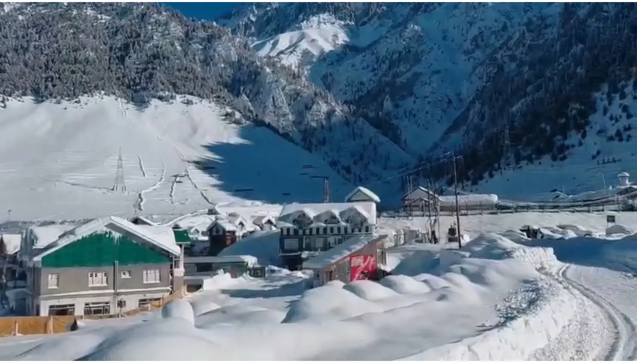 J&K: Sonmarg avalanche leaves area unharmed; authorities issue weather and travel advisory