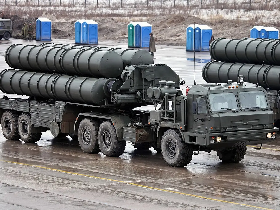 DAC approves Rs 10,000-crore deal to buy 288 S-400 missiles from Russia: Reports DAC approves Rs 10,000-crore deal to buy 288 S-400 missiles from Russia: Reports