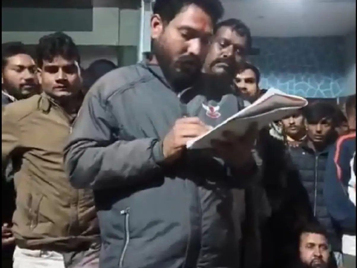 MP village issues decree for boycott of families whose children elope for love marriage MP village issues decree for boycott of families whose children elope for love marriage