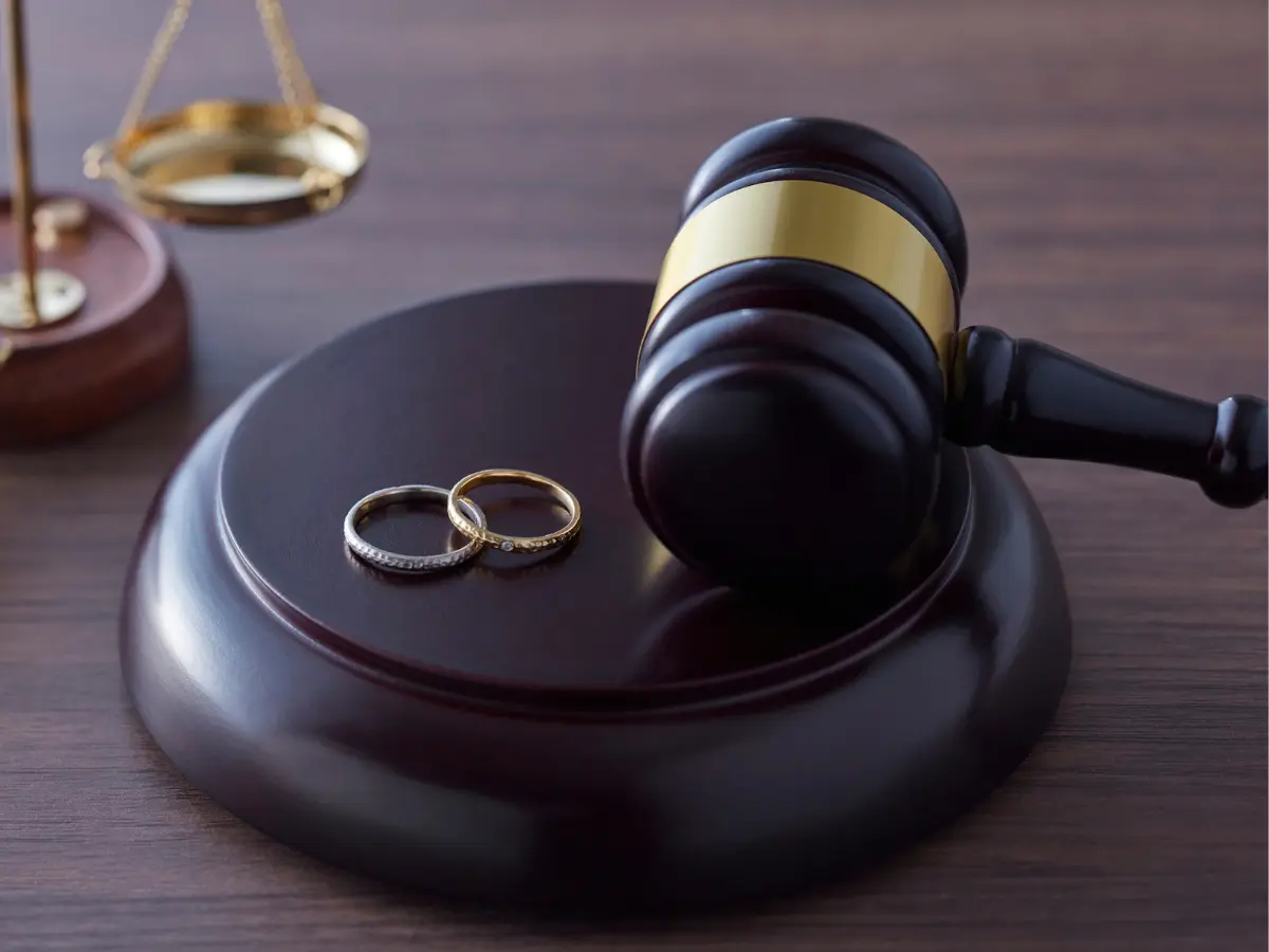 'Take $3mn and leave your husband': CEO's 'indecent proposal' to colleague leads to lawsuit 'Take $3mn and leave your husband': CEO's 'indecent proposal' to colleague leads to lawsuit
