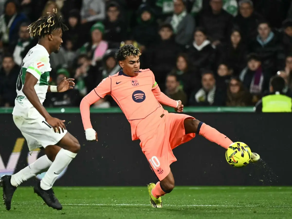 Barcelona leads La Liga after wins