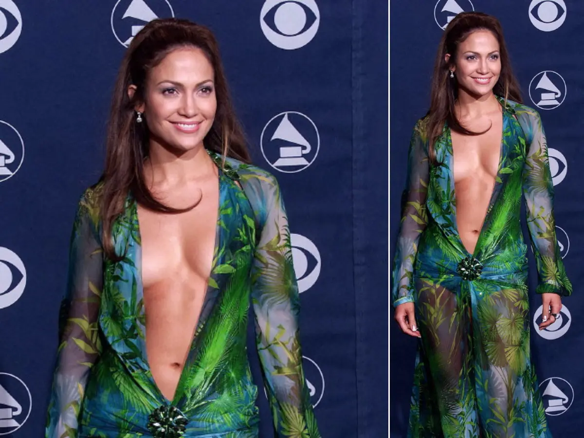 Green Versace dress of Jennifer Lopez
