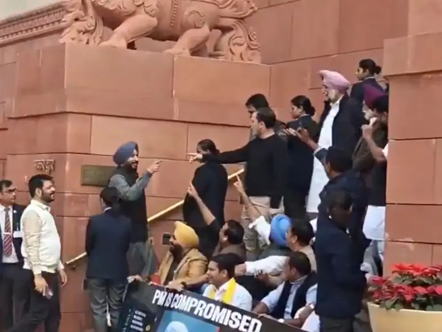 ‘Traitor’ vs ‘Desh Ke Dushman’: Rahul Gandhi, BJP’s Ravneet Bittu exchange jibes outside parliament – WATCH