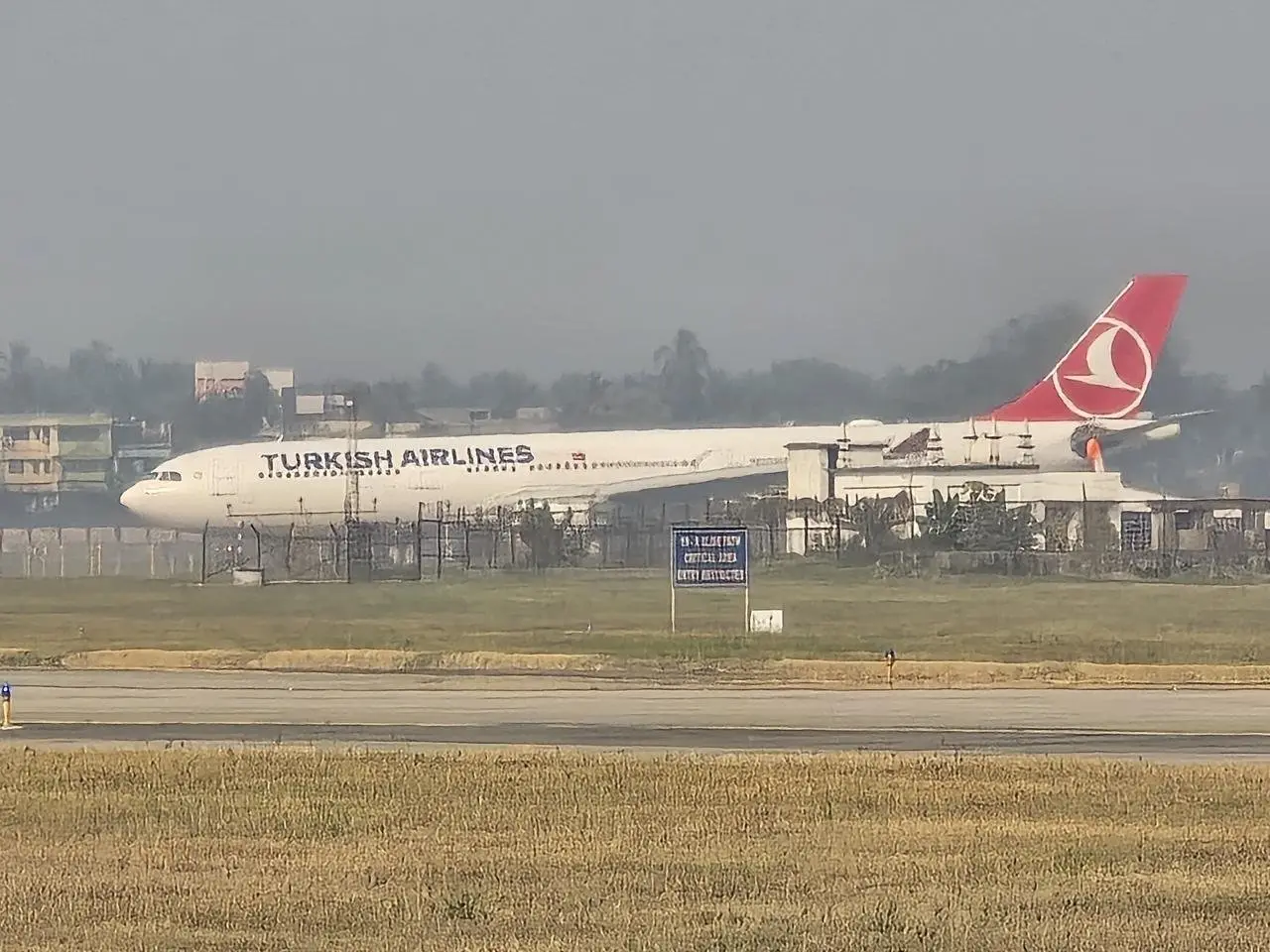 Kathmandu–Istanbul Turkish airlines flight makes emergency landing in Kolkata after mid-air engine fire Kathmandu–Istanbul Turkish airlines flight makes emergency landing in Kolkata after mid-air engine fire