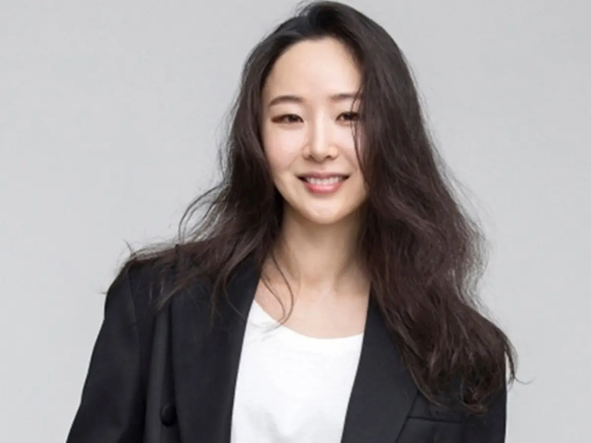 Former ADOR CEO Min Hee Jin’s new agency signals official launch, hints at new boy group Former ADOR CEO Min Hee Jin’s new agency signals official launch, hints at new boy group