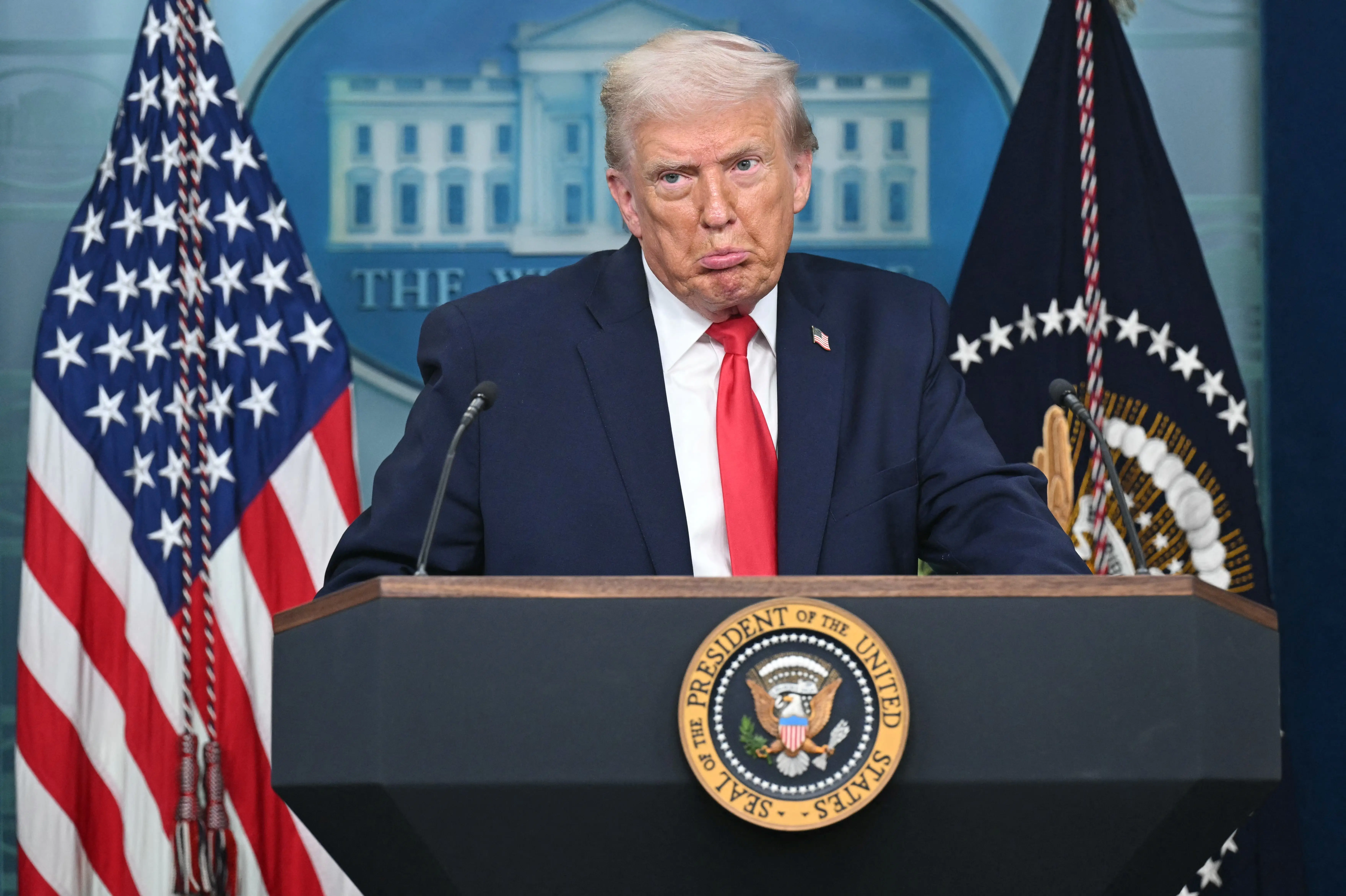 Trump administration creates loophole to fire federal workers who refuse to be POTUS’ ‘political flunkies’