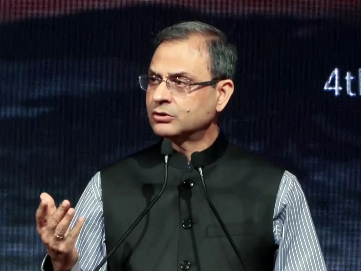 RBI holds repo rate at 5.25%, raises FY26 growth forecast to 7.4% RBI holds repo rate at 5.25%, raises FY26 growth forecast to 7.4%