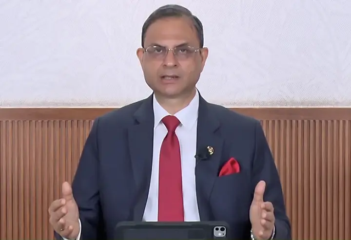RBI to stay out of rupee moves, step in only during excessive volatility: Governor Malhotra