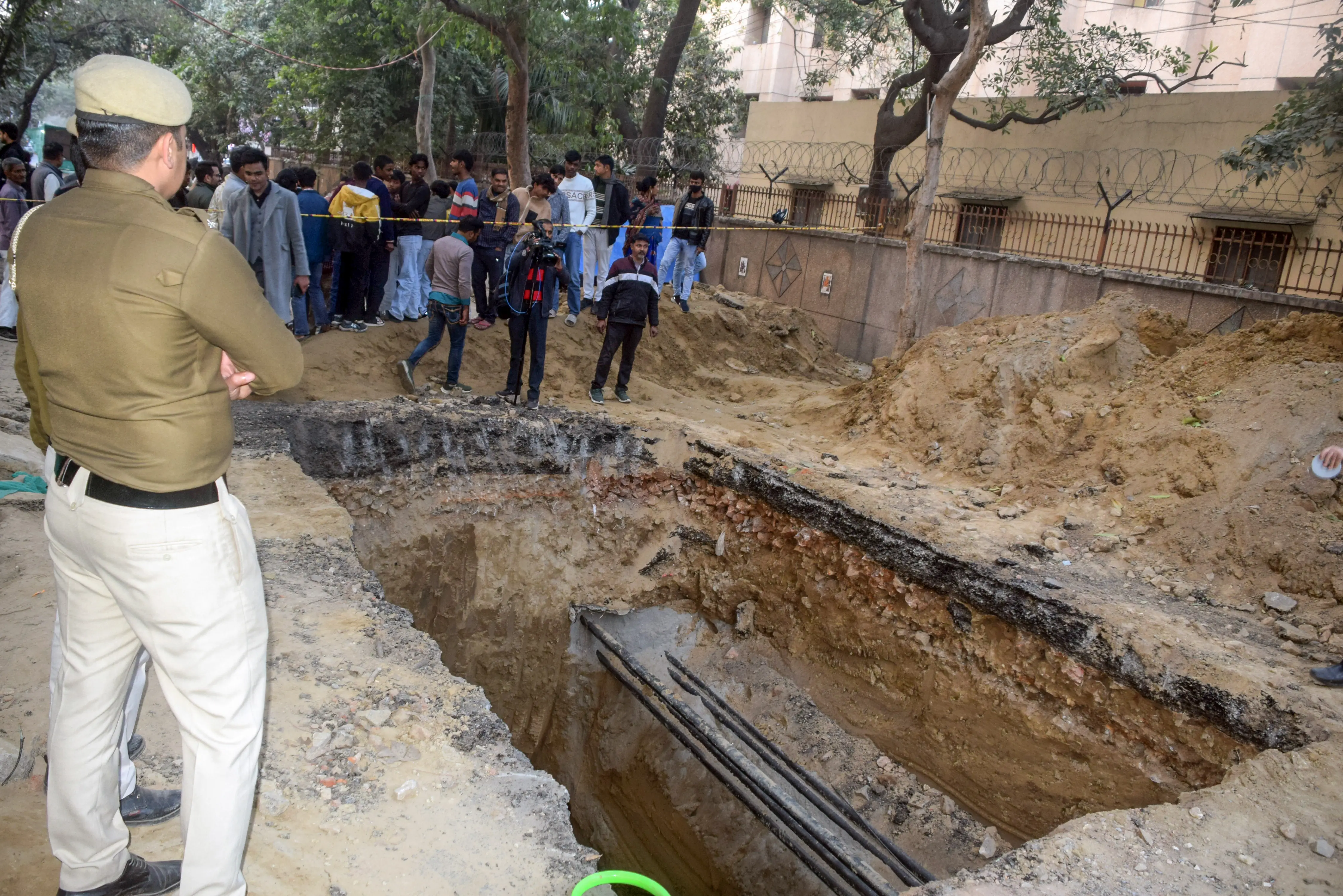 Delhi police arrest sub-contractor day after biker falls to death into Janakpuri’s uncovered pit