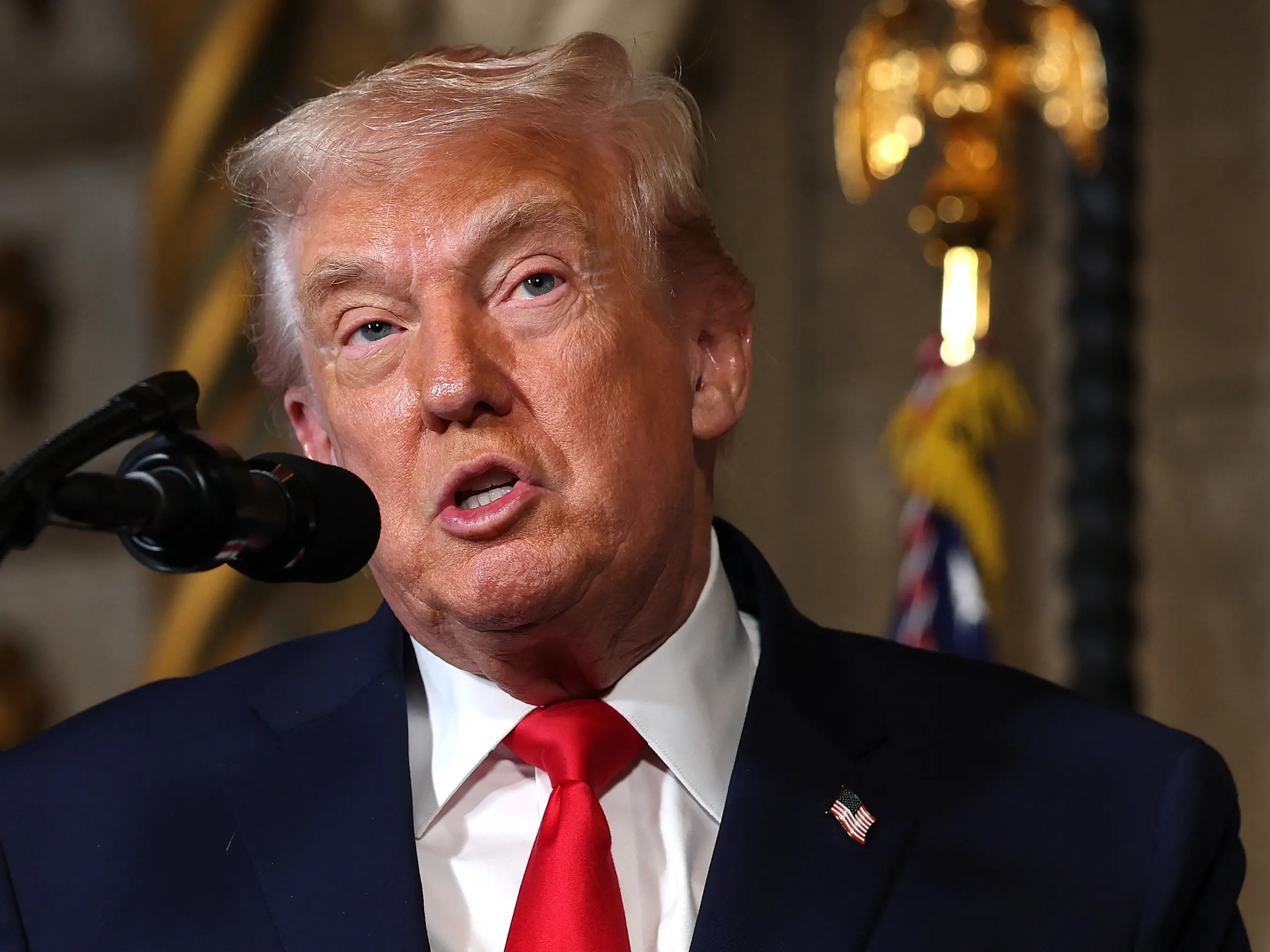 Trump signs executive order imposing tariffs on Iran's trade partners Trump signs executive order imposing tariffs on Iran's trade partners