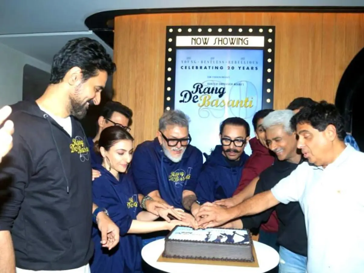 Rang De Basanti turns 20! Aamir Khan, Soha Ali Khan, and others attend screening in Mumbai