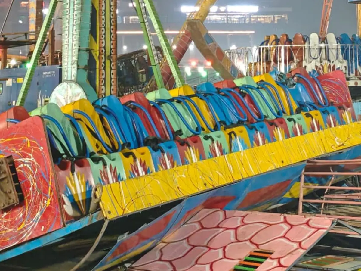 'Tsunami' swing collapses mid-air at India's Surajkund Mela; 1 killed, many injured - Horrific video surfaces