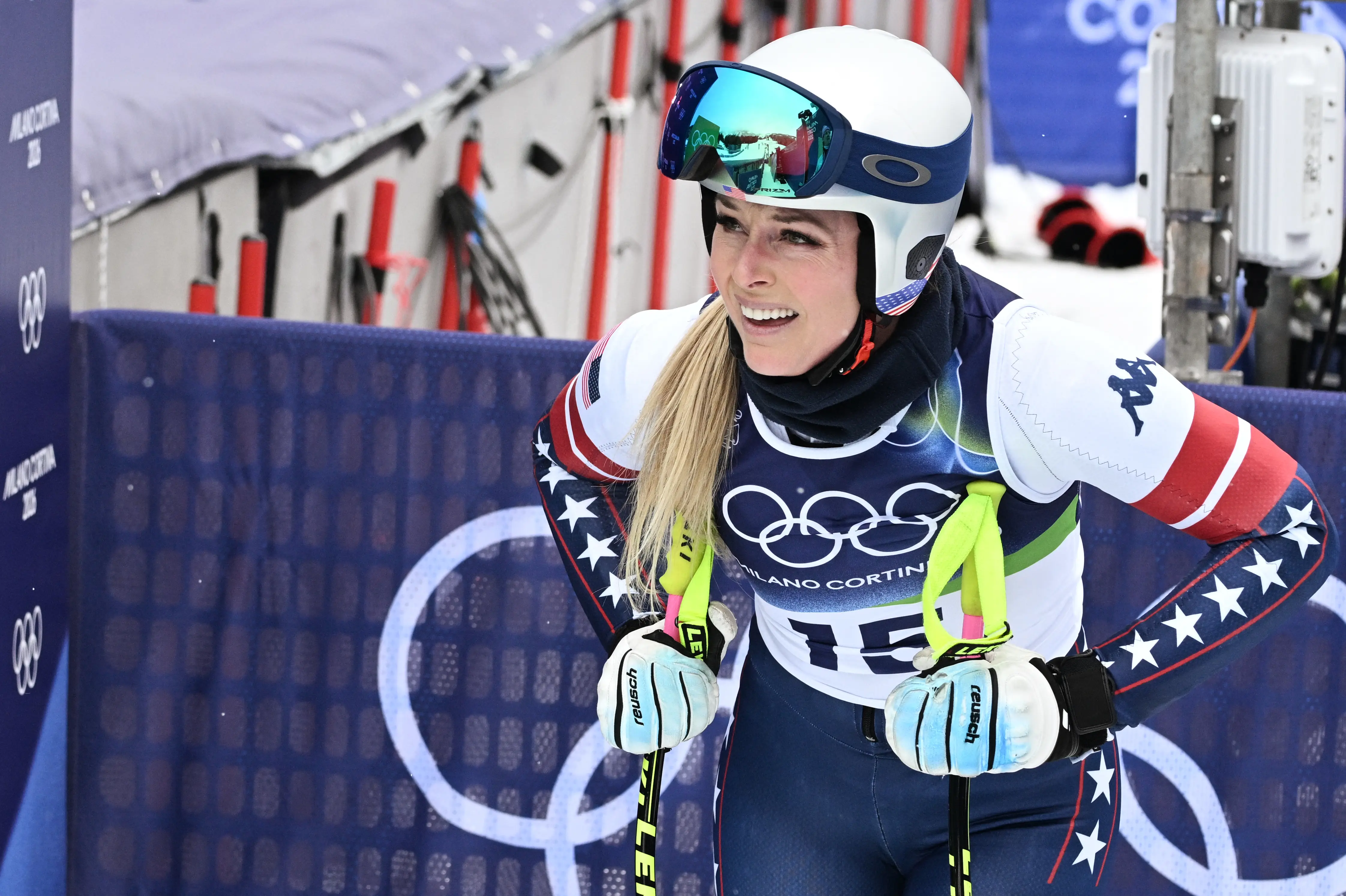 Lindsey Vonn's Olympic comeback ends in heartbreak after downhill crash; airlifted to hospital