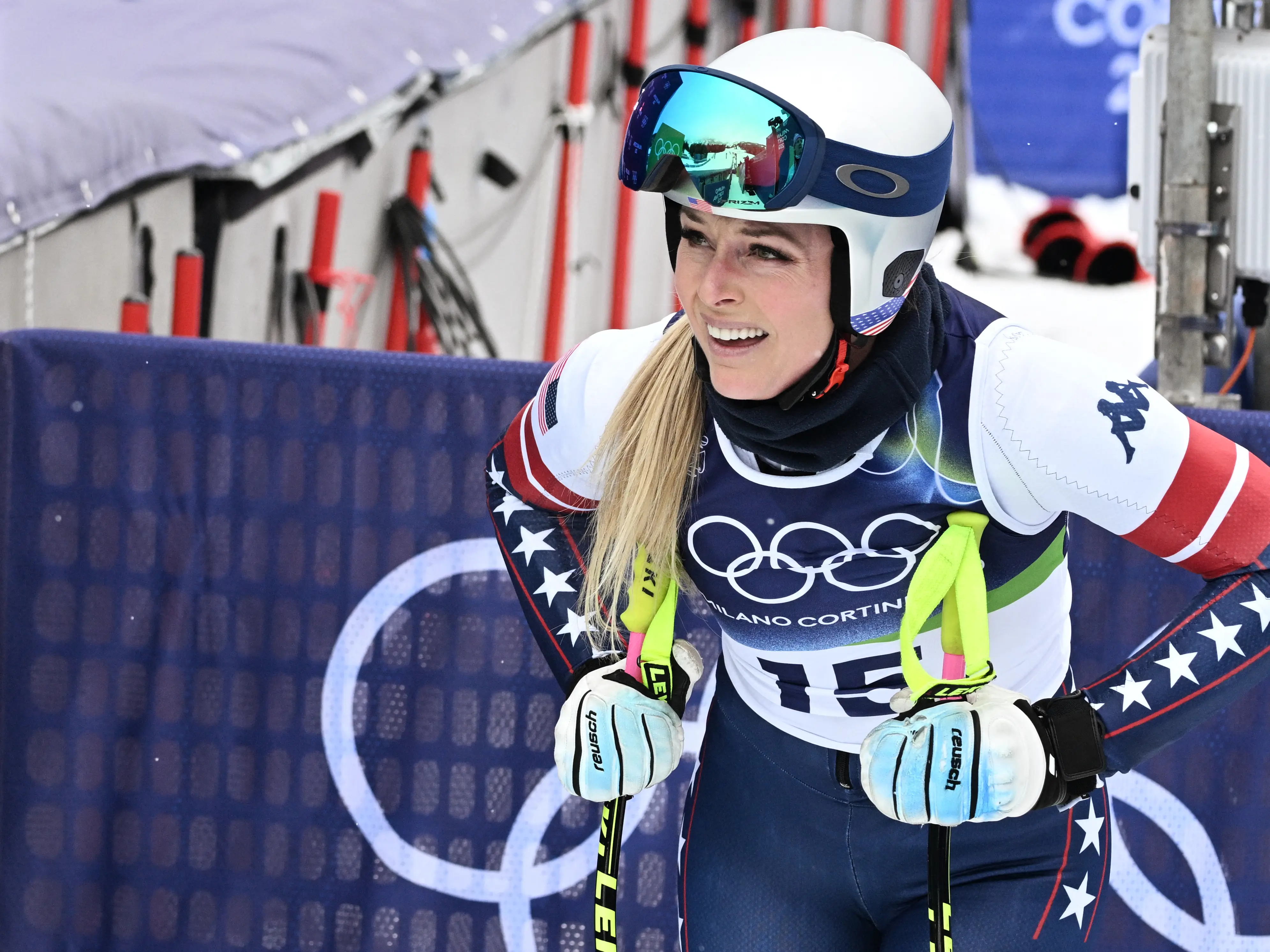 Lindsey Vonn's Olympic comeback ends in heartbreak after downhill crash; airlifted to hospital Lindsey Vonn's Olympic comeback ends in heartbreak after downhill crash; airlifted to hospital