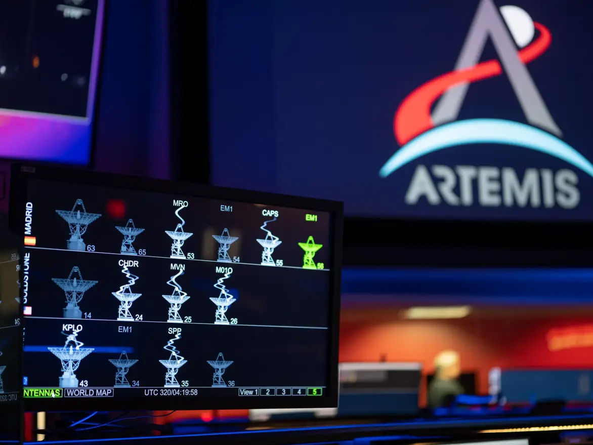 What is NASA’s Near Space Network, and how will NASA Artemis astronauts stay in touch with Earth?